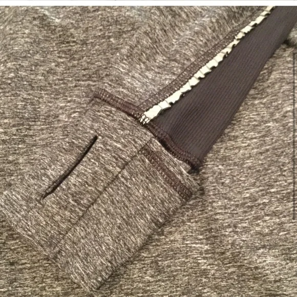 Lululemon 1/2 zip pullover 6 - Picture 3 of 3